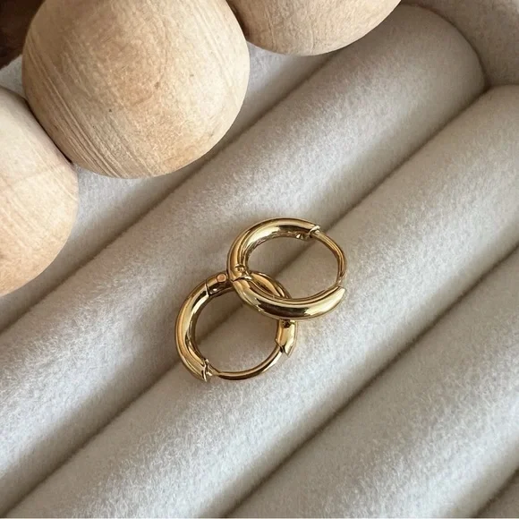 18K GOLD PLATED MINI HOOPS - Picture 2 of 6